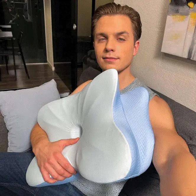 Derila Pillows